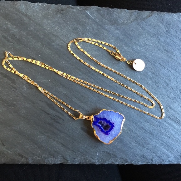 Natural Agate Druzy pendant necklace - Picture 3 of 4